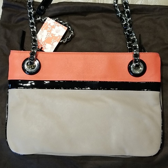 NEW Kate Spade 3 pocket handbag with black patent - Picture 4 of 8